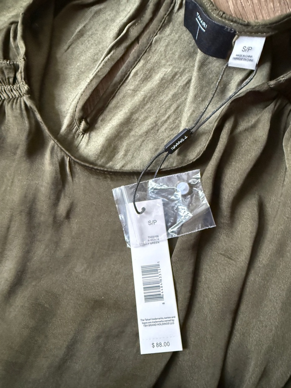 Tahari Pleated Blouse - SZ S - Picture 12 of 12